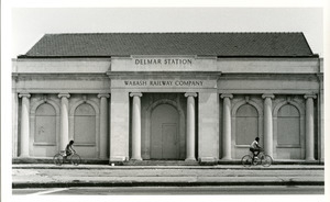 Delmar Station and bikers