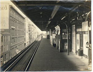 Rowes Wharf southbound platform