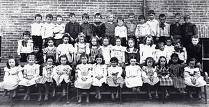 Grades 1 & 2, Hurd School :circa 1902