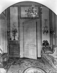 Interior view of the Gardner Brewer House, dressing room, 29 Beacon St., Boston, Mass., undated