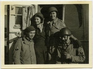 American Red Cross Clubmobilers and soldiers