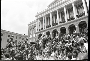 Demonstration at State House against the killings at Kent State: crowd on State House steps