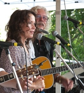 Sarah Lee Guthrie and Arlo Guthrie performing at the Clearwater Festival