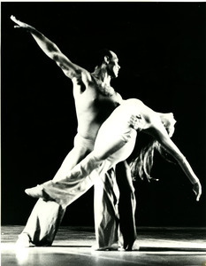 Luxuriation: Richard Jones holding dancer