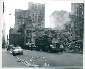 Demolition of building at 10 State Street, next to Old State House