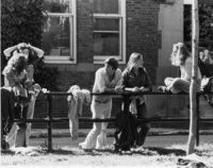 Students on the Gargoyle fence