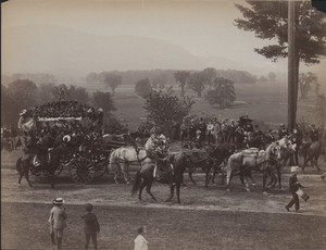 Russell Cottages Mountain Wagon, East Side Coaching Parade, North Conway, N. H., 1894