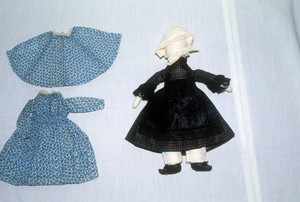 Doll's shawl