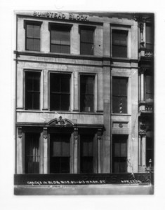 Cracks in building & nos. 611-613 Washington Street, part of Pitts-Kimball Building, west side Washington Street, Boston, Mass., April 23, 1904