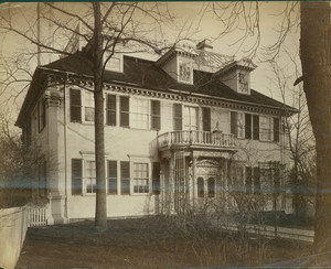 Exterior view, Langdon House, Portsmouth, N.H., showing fenced-in front yard