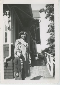 Bernice Kahn with daughter Sharon