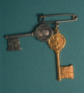 Keys of Heaven pin