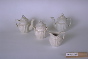 Teapot w/ lid