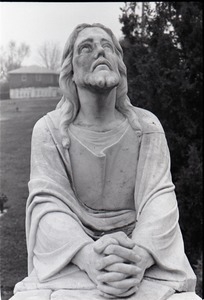 Statue of Jesus praying