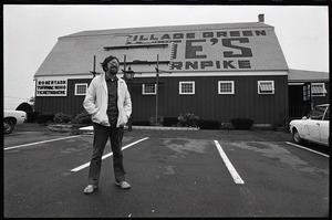 Lennie Sogoloff in front of the closing Lennie's on the Turnpike
