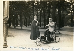 French nurse -- wounded French soldat