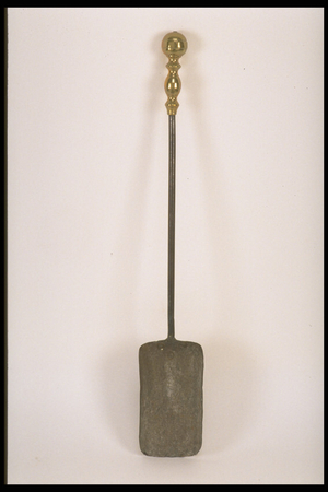 Fireplace shovel