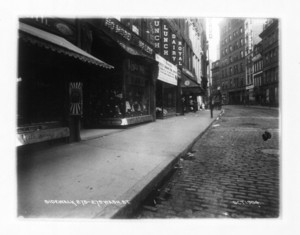 Sidewalk 275-279 Washington St., Boston, Mass., October 1904