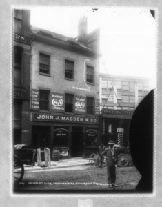 Union St. side Madden's Restaurant #12 Washington St., Boston, Mass., July 17, 1906