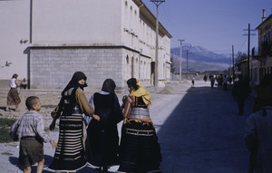 Albanian women in Titograd