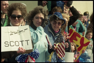 Crowd greeting the USS Roberts returning from Persian Gulf War duty