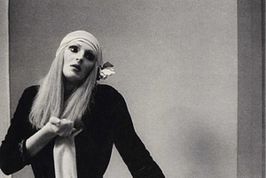 Candy Darling posing in headpiece (3)