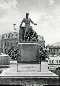 Lincoln statue in Park Square