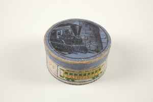 Box for Pathfinder Paper Collars, Union Paper Collar Company, New York, New York, undated
