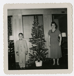 Robert and Deolinda Mello, with Christmas tree