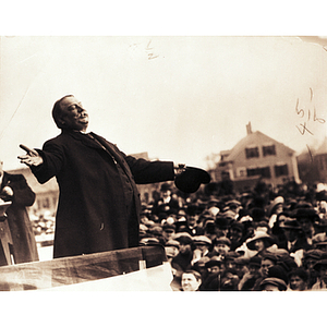 President Theodore Roosevelt speaks to a crowd at the Boston Public Library Arena