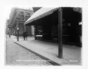 Sidewalk corner Washington and Franklin Streets, south side, 376 Washington Street east side, sec.5, Boston, Mass., November 13, 1904