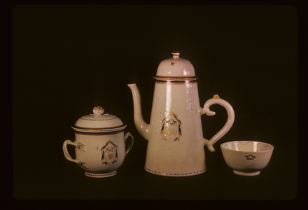 Coffeepot with cover