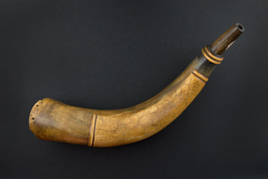 Powder horn belonging to Nathaniel Munroe