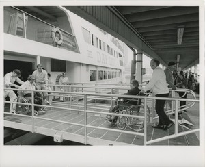 Boarding boat