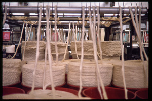 Cotton mill: drawing cotton yarn