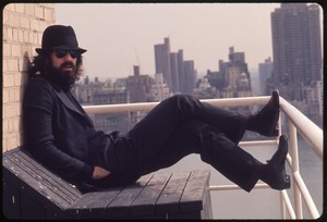 Peter Wolf outside Faye Dunaway's apartment