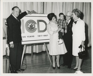 Bob Hope unveiling new logo at Institute Day