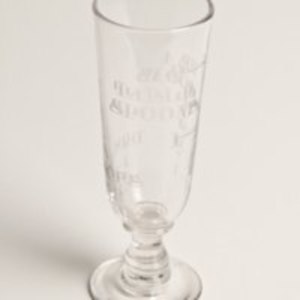 Dose glass with pedestal base