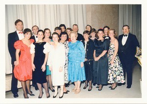 Dedication of the Wallace E. Carroll School of Management: John J. Neuhauser, Thomas A. Vanderslice, Richard R. Syron, Margaret Syron, Thomas J. Flatley, John T. Driscoll, J. Donald Monan, and Le Carroll with members of the Carroll family