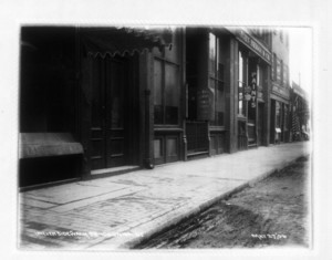 Uneven sidewalk 98-102 Union Street, Boston, Mass., May 27, 1906