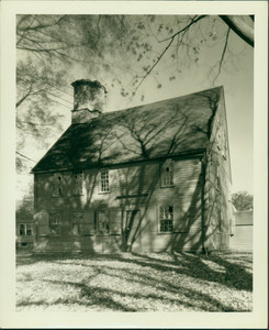 Exterior view of the front of the Eleazer Arnold House, Lincoln, R.I.