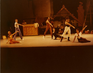 Luxuriation: Richard Jones (c) with dancers