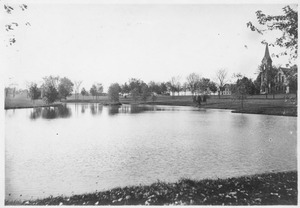 Pond, Campus