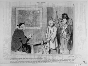 Un CRIME IMPARDONNABLE. Les législateurs chinois, eminemment philantropes, ont montré la plus touchante sollicitude pour le gibier en général, et ils ont été touchés des malheurs de la bécasse en particulier, comme si ça les regardait personnellement. En conséquence tout chinois qui tue un moineau, même en cas de légitime défense, est chargé de fers et condamné à une peine très sévère à moins qu'il ne prouve qu'il avait la permission du mandarin de la commune, du propriétaire du champ, du brigadier de gendarmerie, et du moineau lui-même! --- LE CODE PÉNAL. Les législateurs Chinois ont decreté que tous les accusés comparaîtraient librement devant leurs juges, aussi ne les conduit-on devant le magistrat instructeur qu'entre deux gendarmes et garrottés de menottes, ce qui en fait de liberté ne leur laisse guère que celle d'éternuer. De plus la justice se rend avec tant de promptitude dans le céleste empire qu'il est bien rare qu'un prévenu reste plus de huit mois à attendre son jugement, enfin arrive le jour solennel où il se voit condamner à quinze jours de prison, et le mandarin toqué a la bonté de lui expliquer que ces quinze jours ne se confondent pas avec les huit mois qu'il a déjà passé sous les verroux.