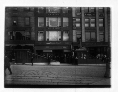 Park Street subway entrances on Tremont, in front of Noyes Brothers at 127 Tremont and Riker-Jaynes Drug Store at 128 Tremont