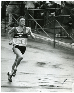 Geoffrey Smith running to victory in the 1984 Boston Marathon