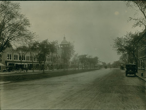 View of Beacon Street, Brookline, Mass., ca. 1901-1924