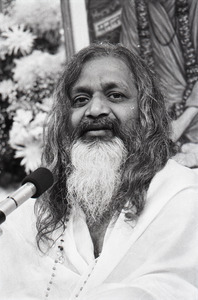 Maharishi Mahesh Yogi at the University of Massachusetts Amherst ...