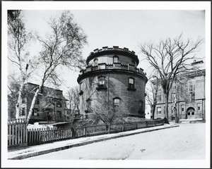 Exterior view of Enoch Robinson's Round House, Spring Hill, Somerville, Mass., undated