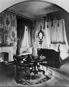 Interior view of the Gardner Brewer House, bedroom, 29 Beacon St., Boston, Mass., undated